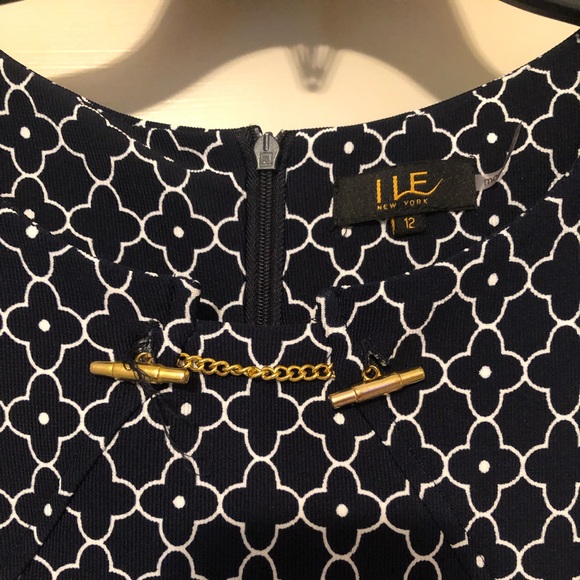 Navy & White Sleeveless Dress - Picture 2 of 2